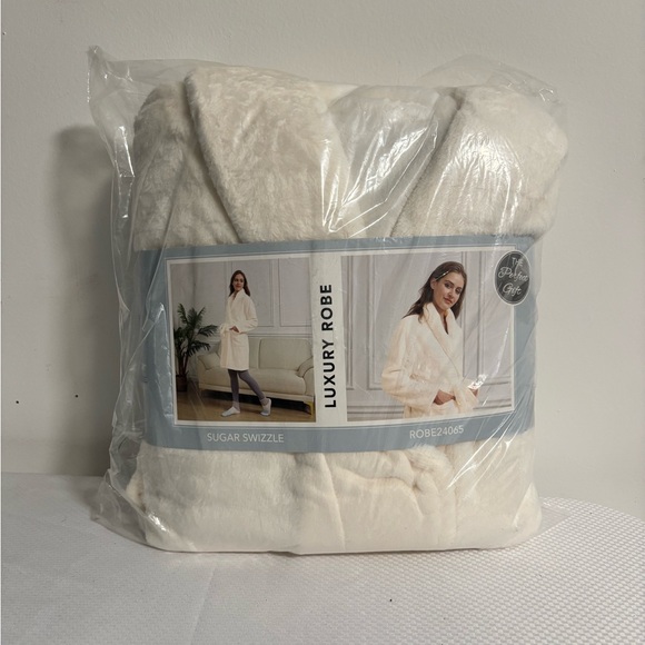 New Luxury Velvet Robe - Sugar Swizzle Women’s Size: One Size Fits Most - Picture 7 of 9